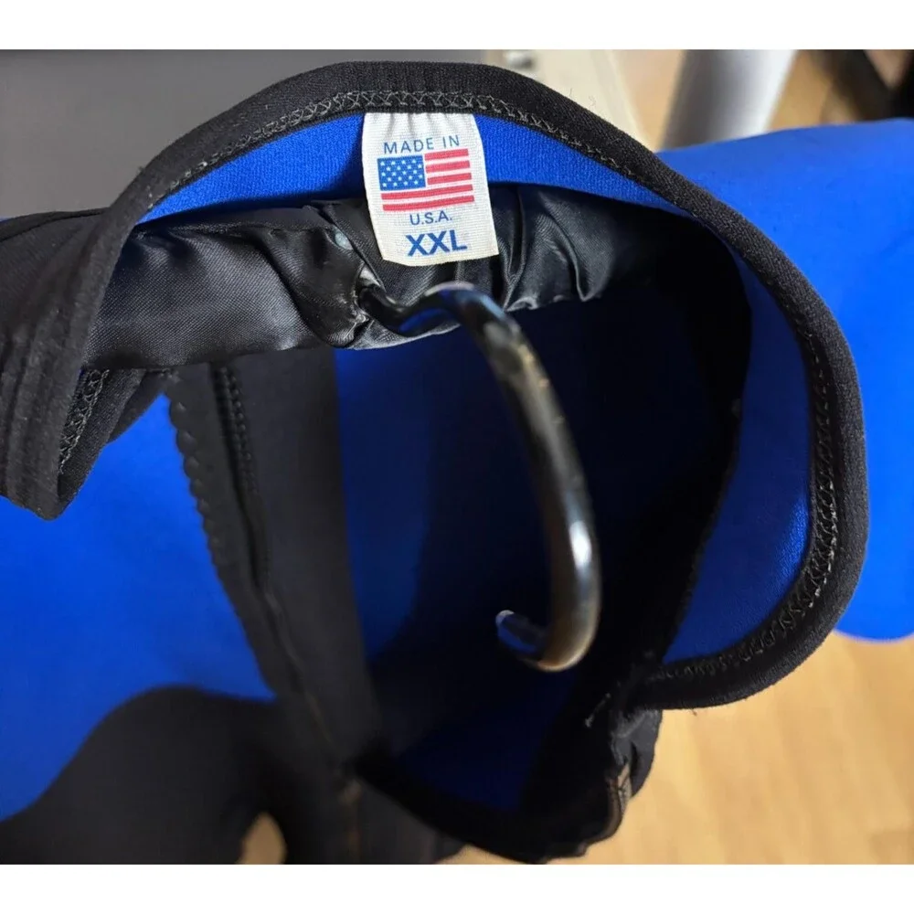 Vintage Divemaster Shorty Wetsuit XXL USA Made Blue Black 3mm Front Zip Diving